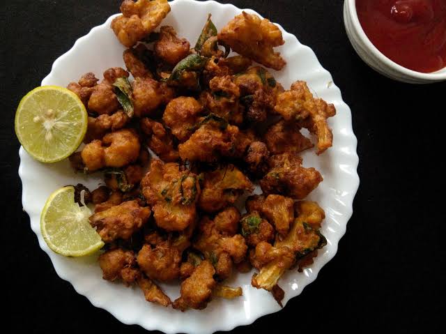 cauliflower pakoda