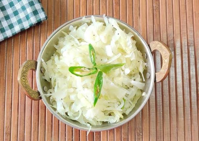 cabbage poriyal